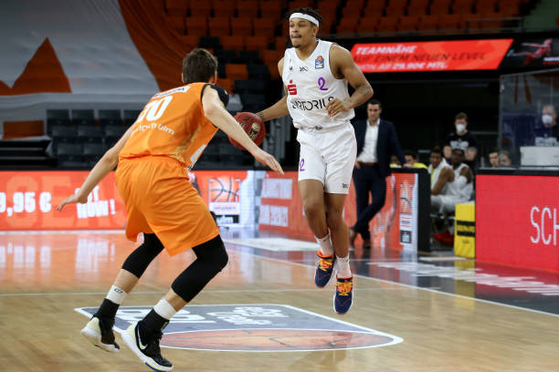 地位列第六 地位列第六